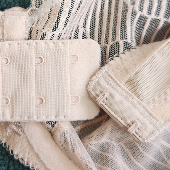 Wacoal La Femme Full Figure Underwire Semi Sheer Bra in Naturally Nude US 38D - Picture 11 of 14